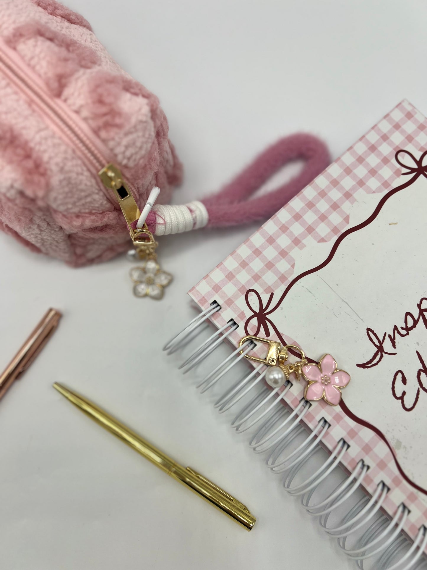 Pearly Flowery Charm