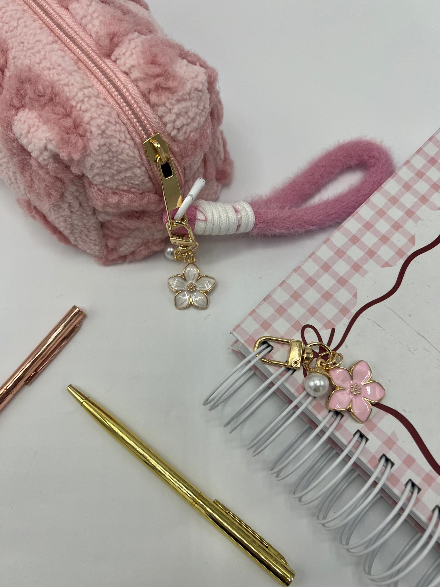 Pearly Flowery Charm