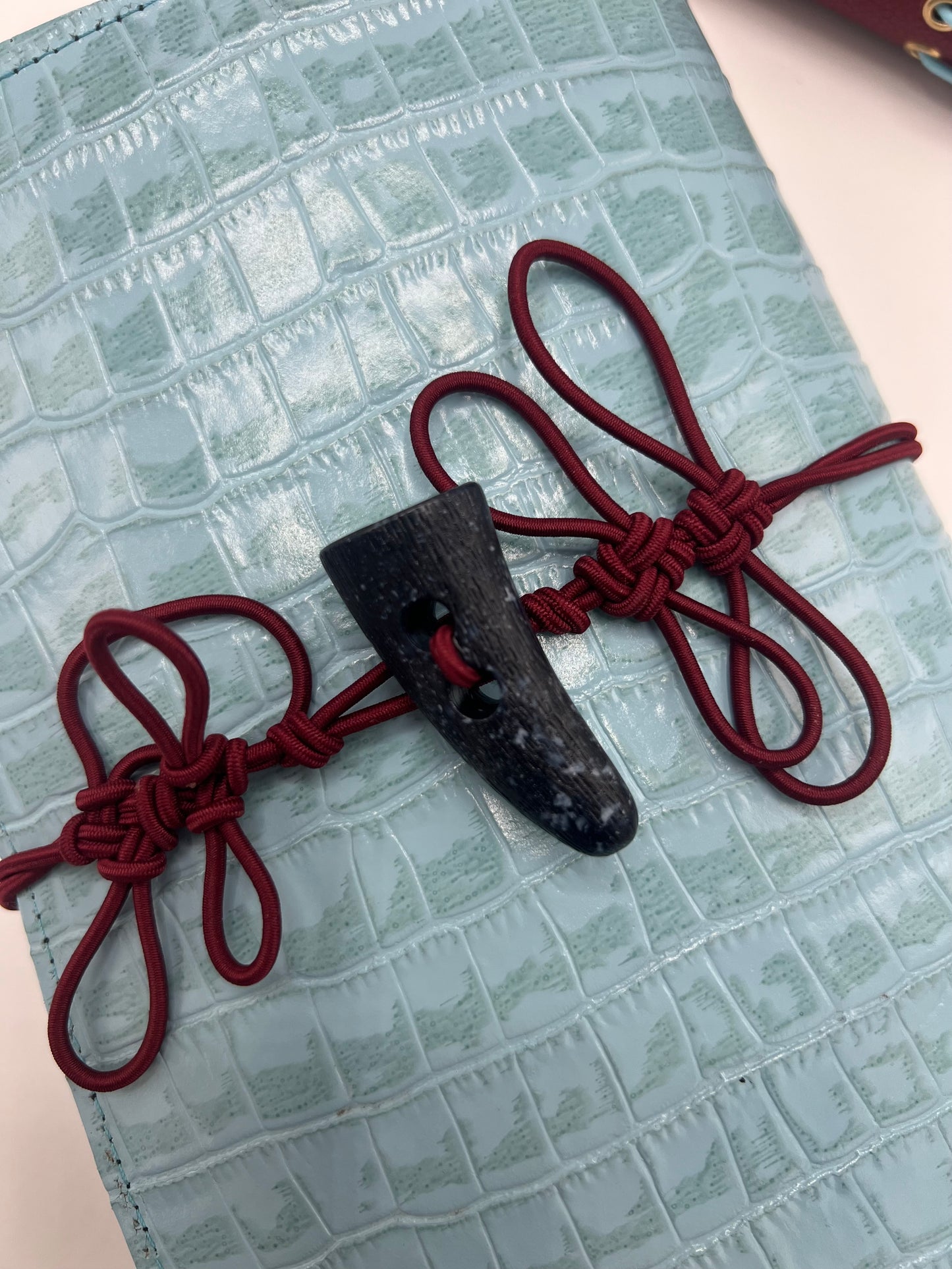 Butterfly Knot Closure Front Detail